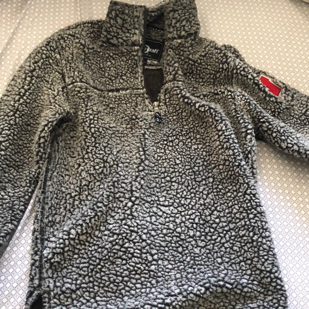 Hardly worn wisconsin sweatshirt